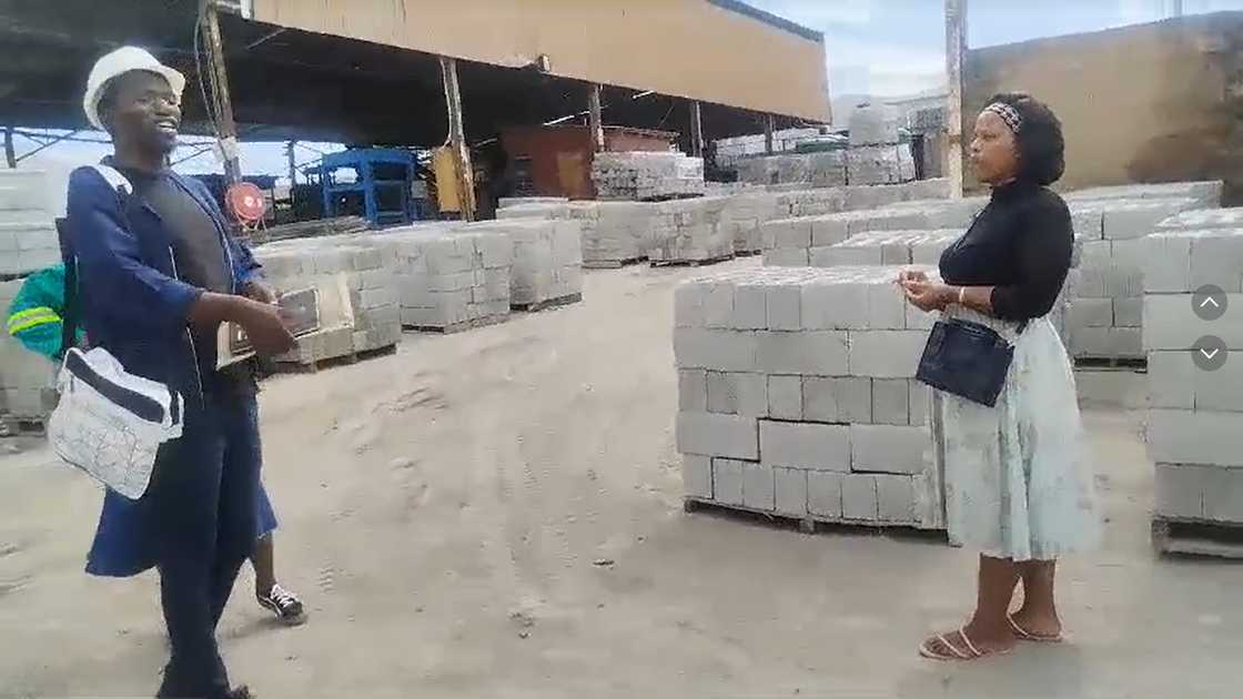 Social media users enquired about the amount contributed by members of Sakhisan'imizi stokvel Social media users enquired about the amount contributed by members of Sakhisan'imizi stokvel