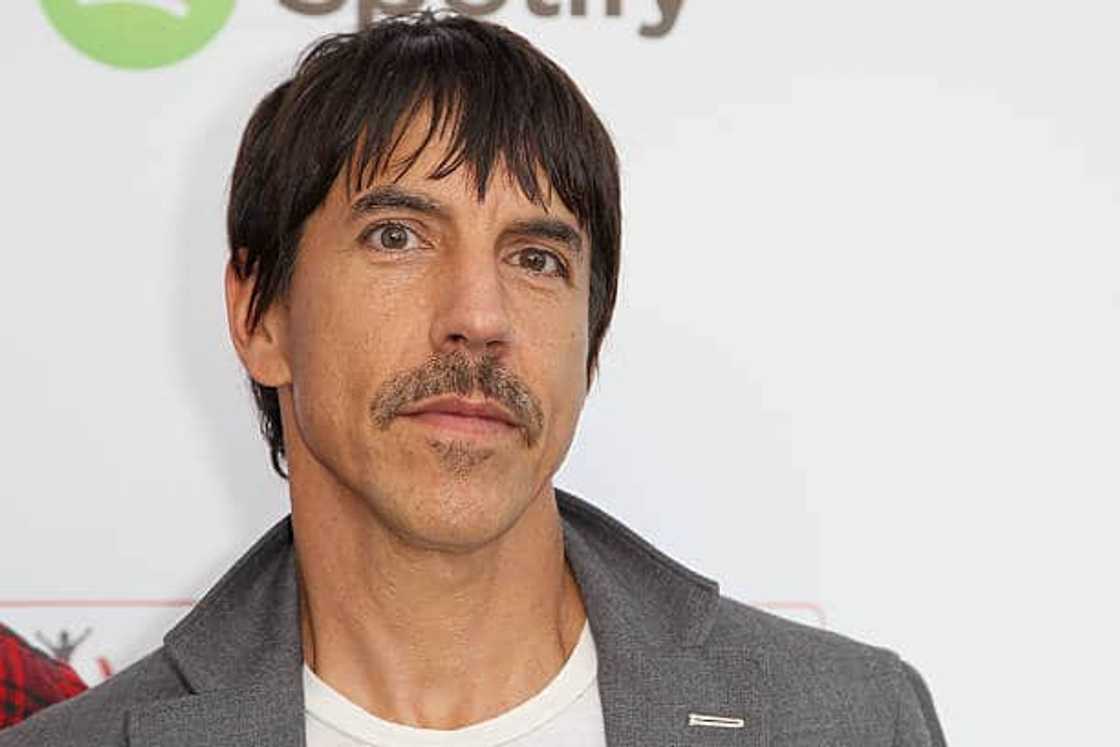 Who has custody of Everly Bear Kiedis? Who has custody of Everly Bear Kiedis?