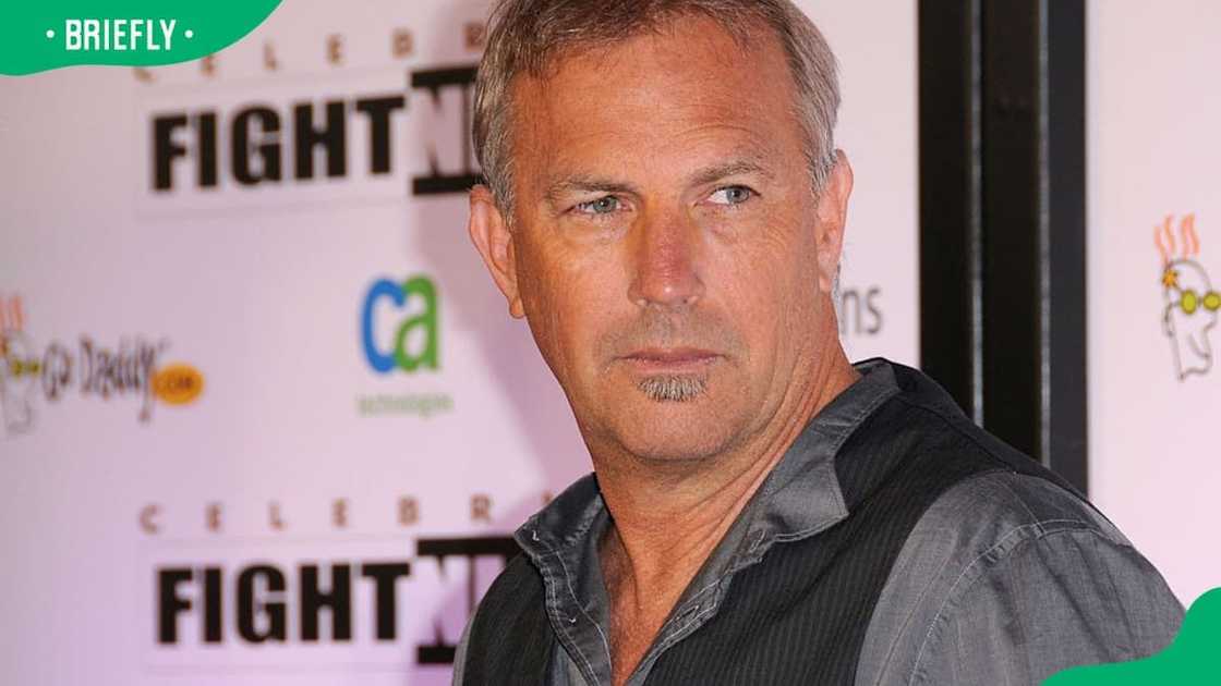 How many kids does Kevin Costner have with how many wives? How many kids does Kevin Costner have with how many wives?