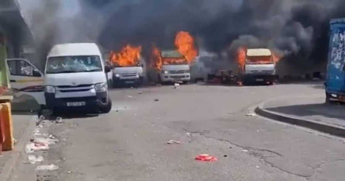 Gqeberha, Eastern Cape, violence, looting, gun shots Gqeberha, Eastern Cape, violence, looting, gun shots