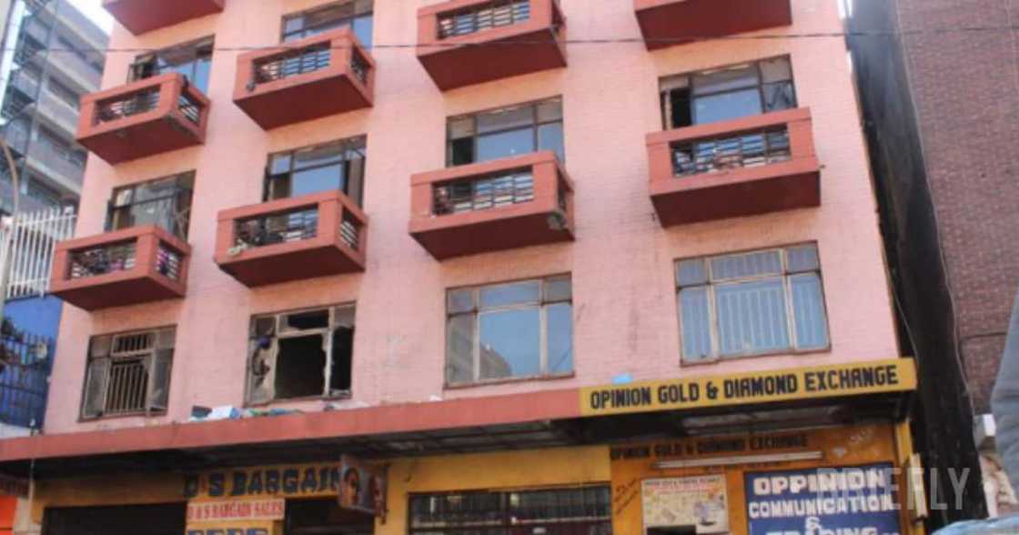 3 people linked to alleged property hijacking syndicate in Joburg nabbed: 'Etlang Pretoria' 3 people linked to alleged property hijacking syndicate in Joburg nabbed: 'Etlang Pretoria'