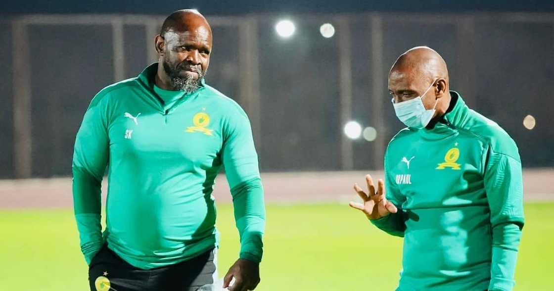 Mamelodi Sundowns coach Steve Komphela has responded to a fan on social media. Image: @Masandawana/Twitter