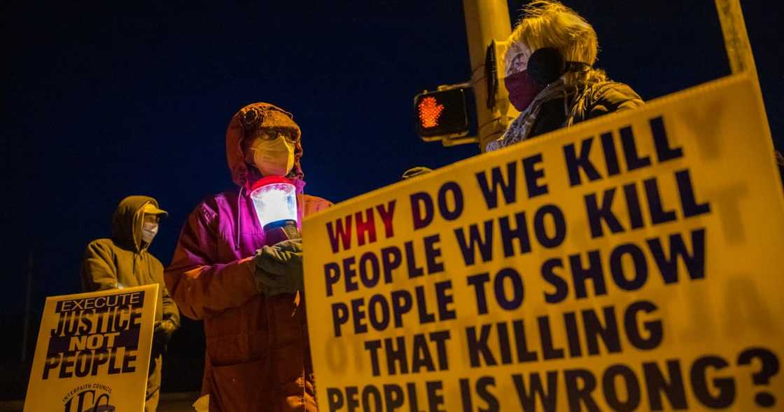 US executes a woman, Lisa Montgomery, for the first time in 70 years US executes a woman, Lisa Montgomery, for the first time in 70 years