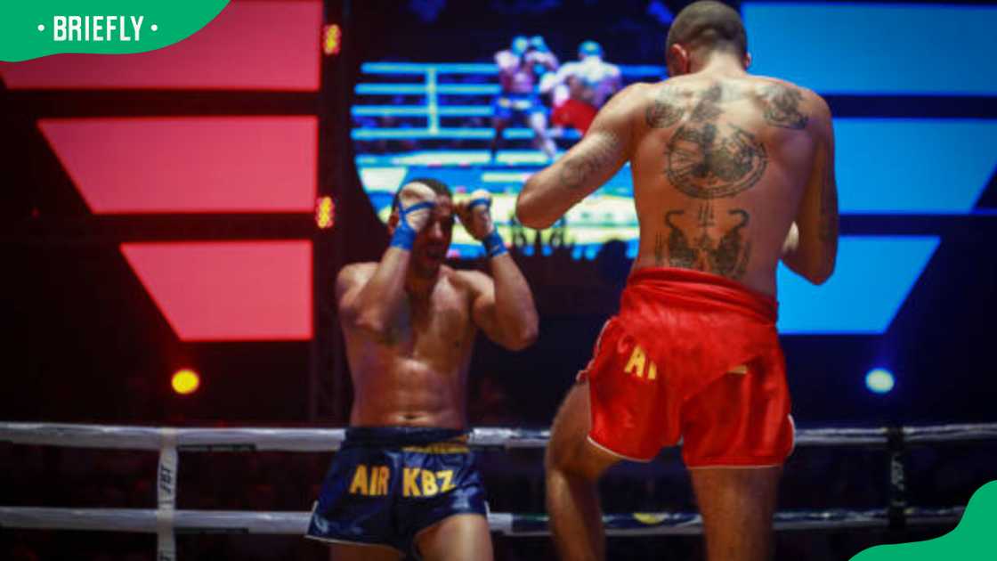 David Leduc, from Canada (red), fights Corentin Jallon from France (blue) David Leduc, from Canada (red), fights Corentin Jallon from France (blue)