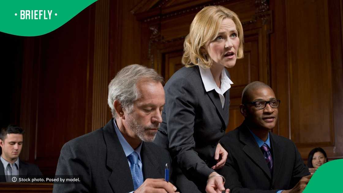 Mzansi discusses lawyers' salaries Mzansi discusses lawyers' salaries