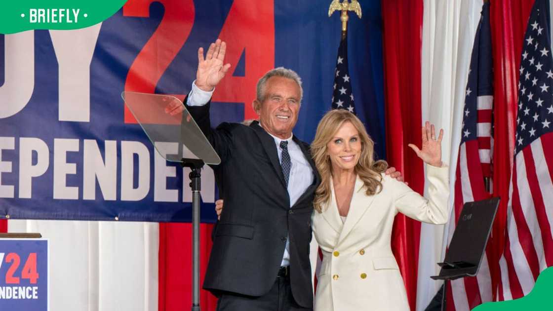 Robert F. Kennedy Jr. and his wife Cheryl Hines at the National Constitution Center on Independence Mall in 2024 Robert F. Kennedy Jr. and his wife Cheryl Hines at the National Constitution Center on Independence Mall in 2024