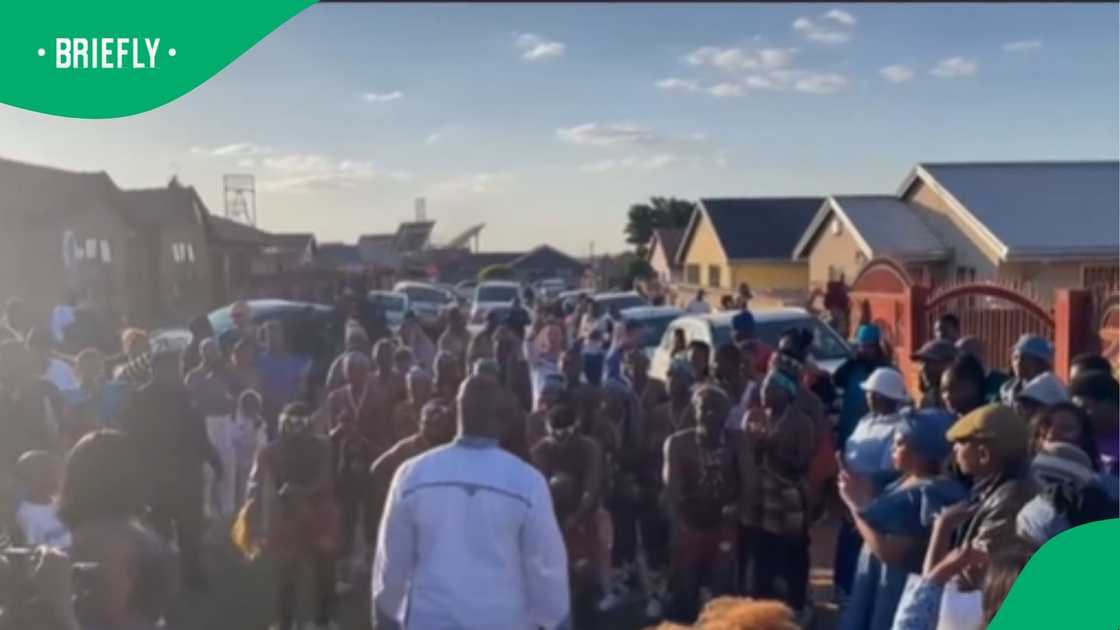 As the sun set, traditional dancers filled the street, captivating guests and the local community with their lively performance.