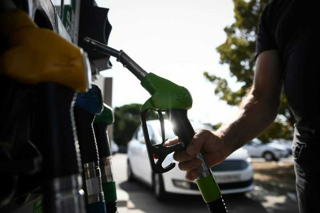 No target for ending the use of fossil fuel use has yet been set No target for ending the use of fossil fuel use has yet been set