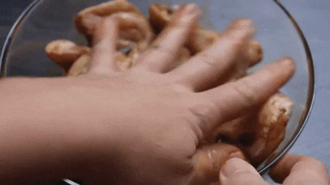 Preparing sticky chicken wings with coke Preparing sticky chicken wings with coke