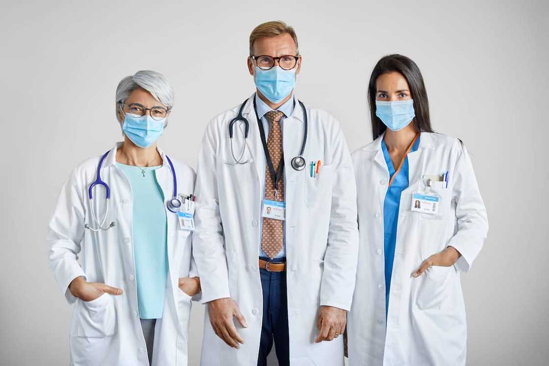 Different types of doctors in South Africa and their salaries 2022 Different types of doctors in South Africa and their salaries 2022