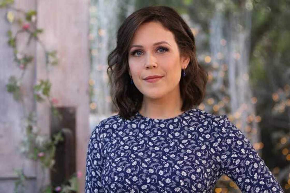 hallmark female actors hallmark female actors