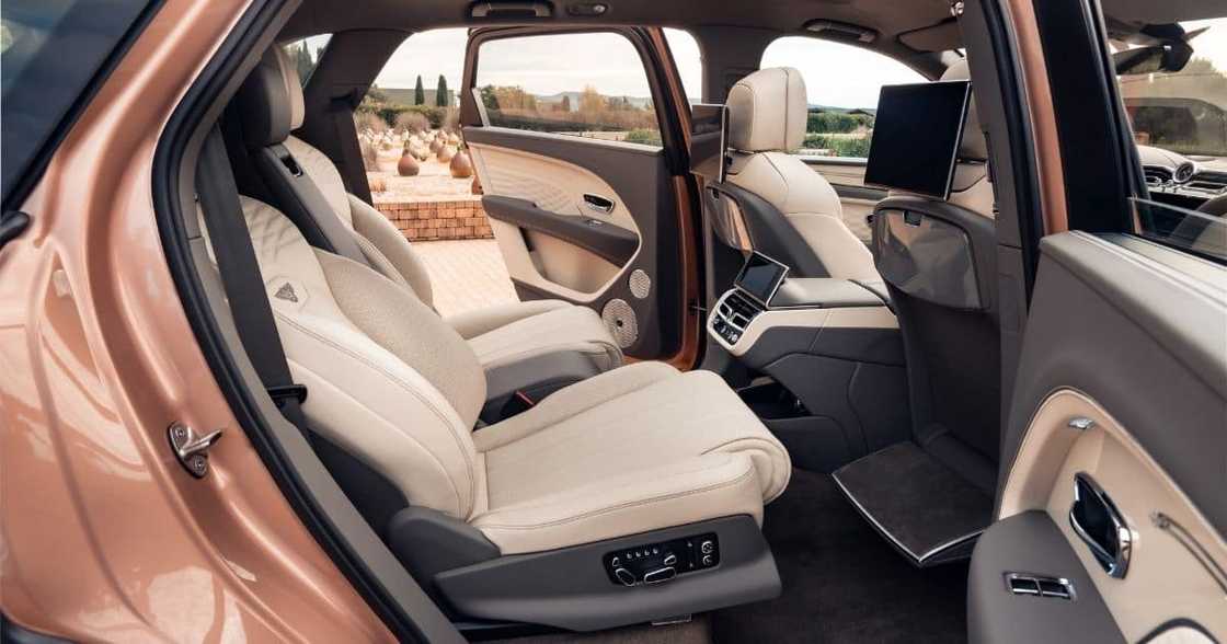 Bentley Unveils Its Latest Model, a Long Wheelbase Version of Its Lux Bentayga SUV With 24 Billion Trim Combos Bentley Unveils Its Latest Model, a Long Wheelbase Version of Its Lux Bentayga SUV With 24 Billion Trim Combos