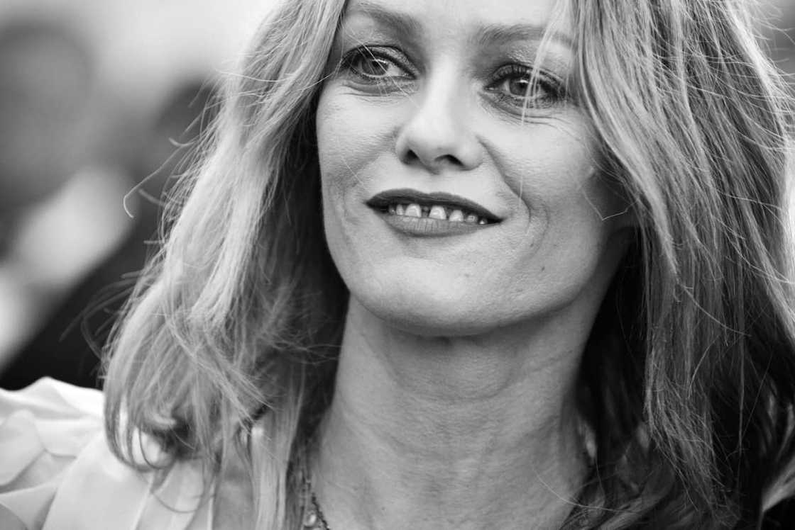 Who is Vanessa Paradis? Age, children, Johnny depp, teeth, songs, profile. worth