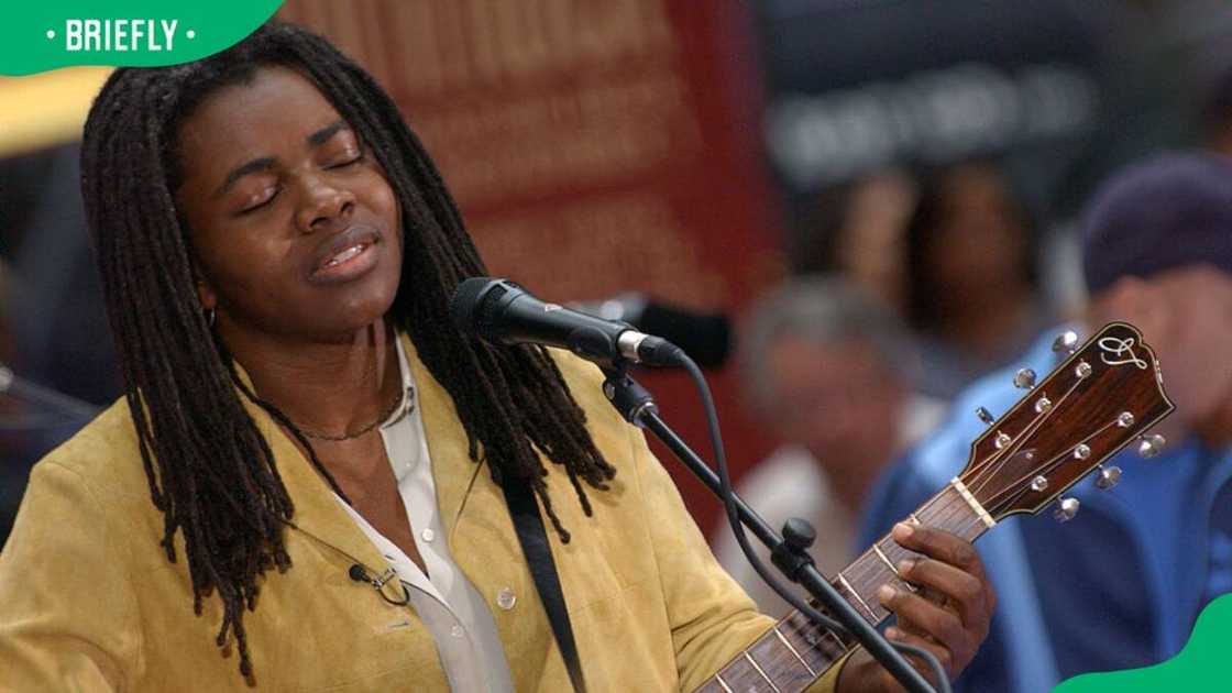 Musician Tracy Chapman during the 2005 Make A Difference Today event at Humanity Plaza in New York City Musician Tracy Chapman during the 2005 Make A Difference Today event at Humanity Plaza in New York City