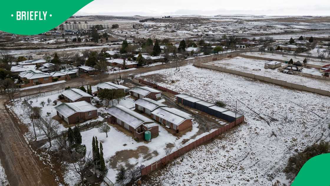This aerial view taken on September 21, 2024, shows snow covering the town of Warden, Free State province, South Africa This aerial view taken on September 21, 2024, shows snow covering the town of Warden, Free State province, South Africa