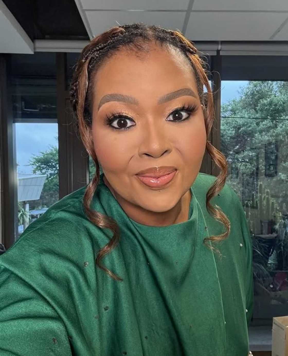 Anele Mdoda hyped up Trevor Noah's dance moves Anele Mdoda hyped up Trevor Noah's dance moves