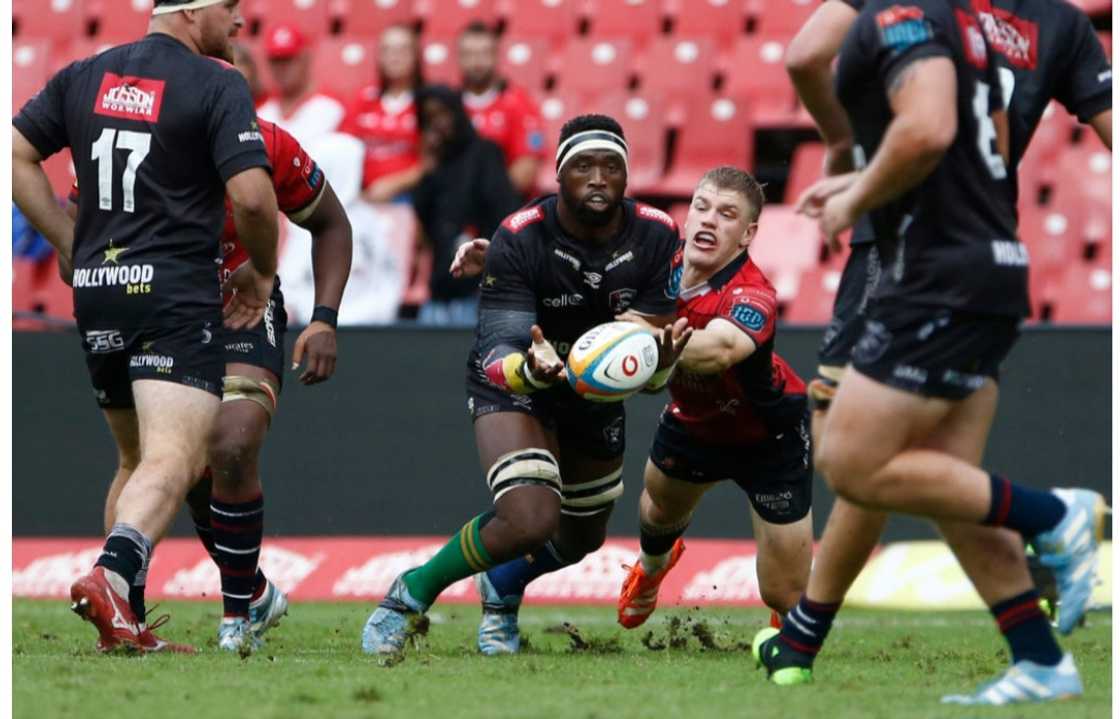Siya Kolisi leads his team to a dramatic 35-34 victory with a standout captain’s performance, securing a thrilling win in a hard-fought encounter against Zebre Parma. Siya Kolisi leads his team to a dramatic 35-34 victory with a standout captain’s performance, securing a thrilling win in a hard-fought encounter against Zebre Parma.