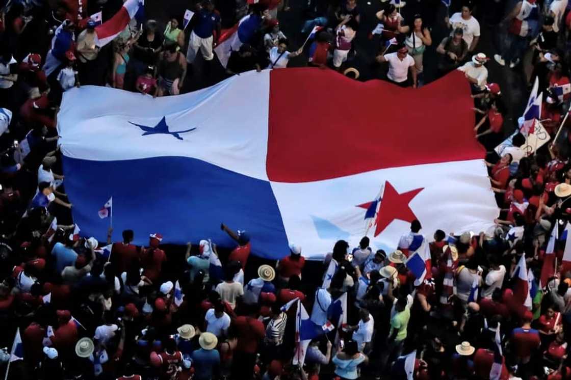 More than 8,000 ships fly the Panamanian flag, including many owned by shipping companies with few ties to the Central American country More than 8,000 ships fly the Panamanian flag, including many owned by shipping companies with few ties to the Central American country