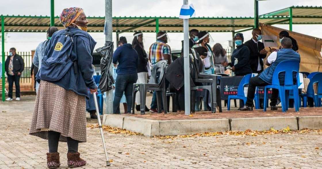 SA 'technically' enters the third wave says NICD, stricter restrictions incoming SA 'technically' enters the third wave says NICD, stricter restrictions incoming