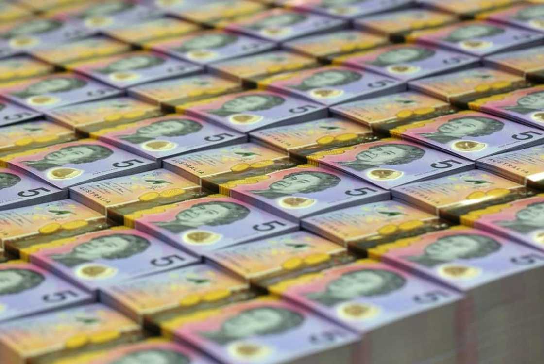 Australia will replace Queen Elizabeth II on its $5 note with a design honouring Indigenous culture Australia will replace Queen Elizabeth II on its $5 note with a design honouring Indigenous culture