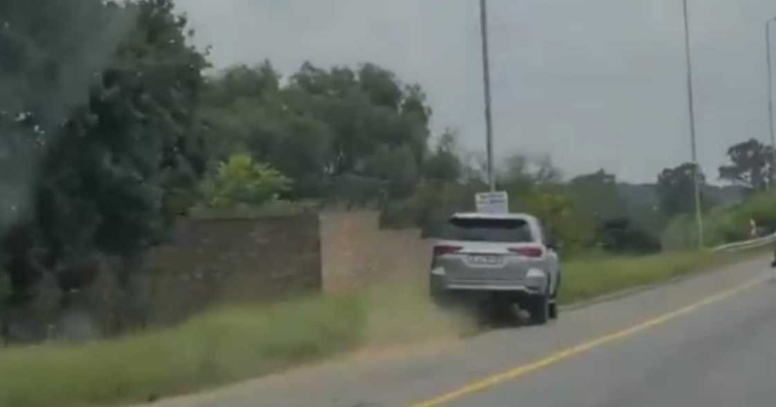 Reckless SA Driver Captured Driving Dangerously Before Crashing Car Reckless SA Driver Captured Driving Dangerously Before Crashing Car