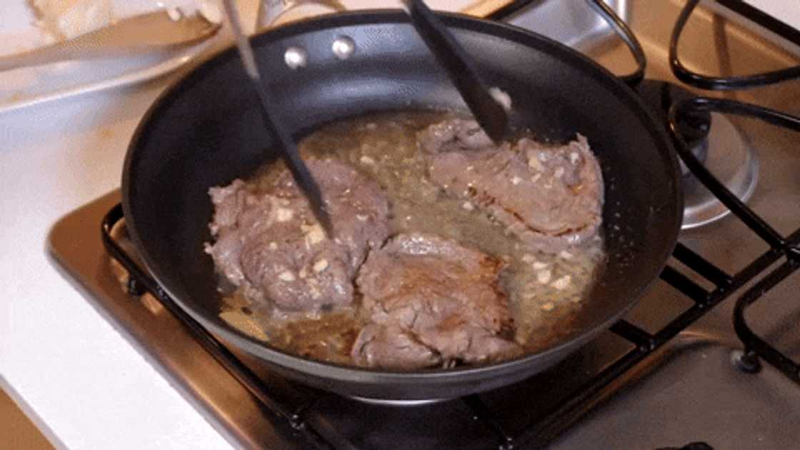 Cook marinated steak Cook marinated steak