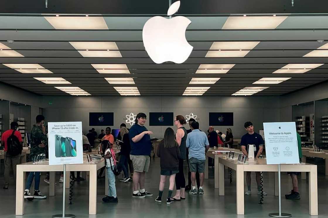 Apple was accused by current and former female workers of mishandling sex misconduct allegations, the Financial Times reports Apple was accused by current and former female workers of mishandling sex misconduct allegations, the Financial Times reports