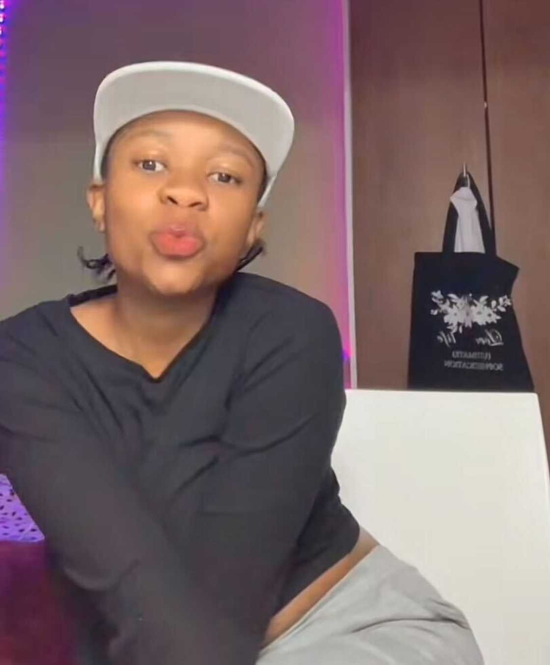 A woman attempted to make popcorn in a KFC bag, but things went wrong.