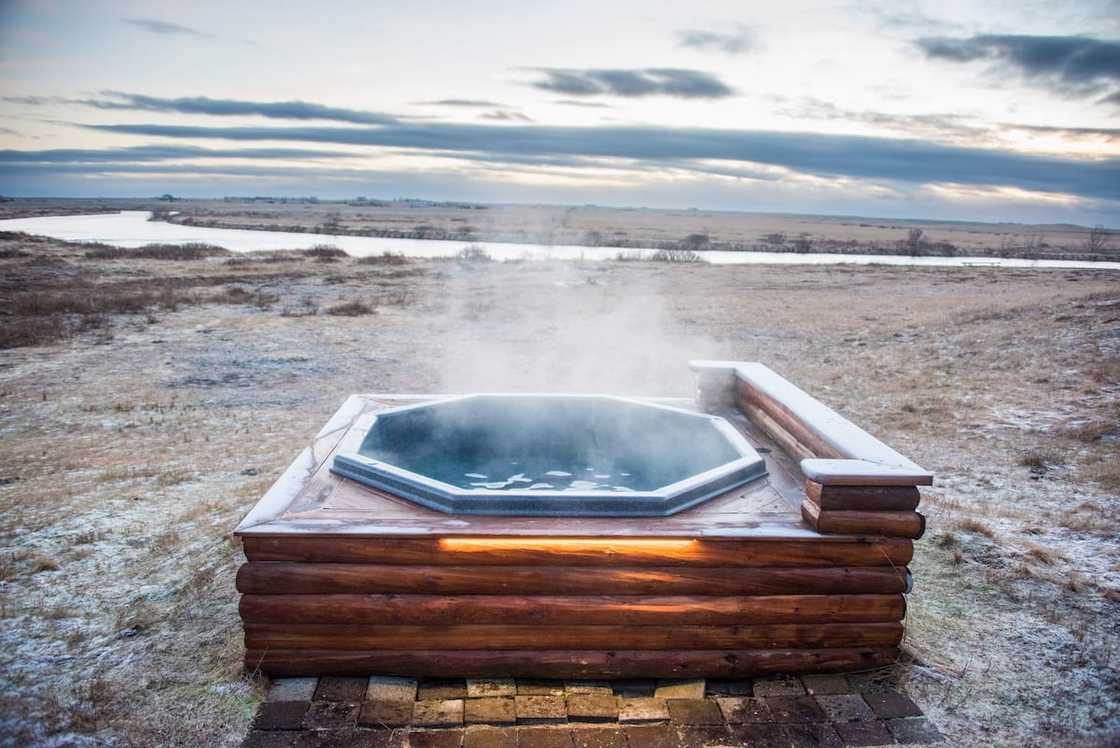 Hot tubs Hot tubs