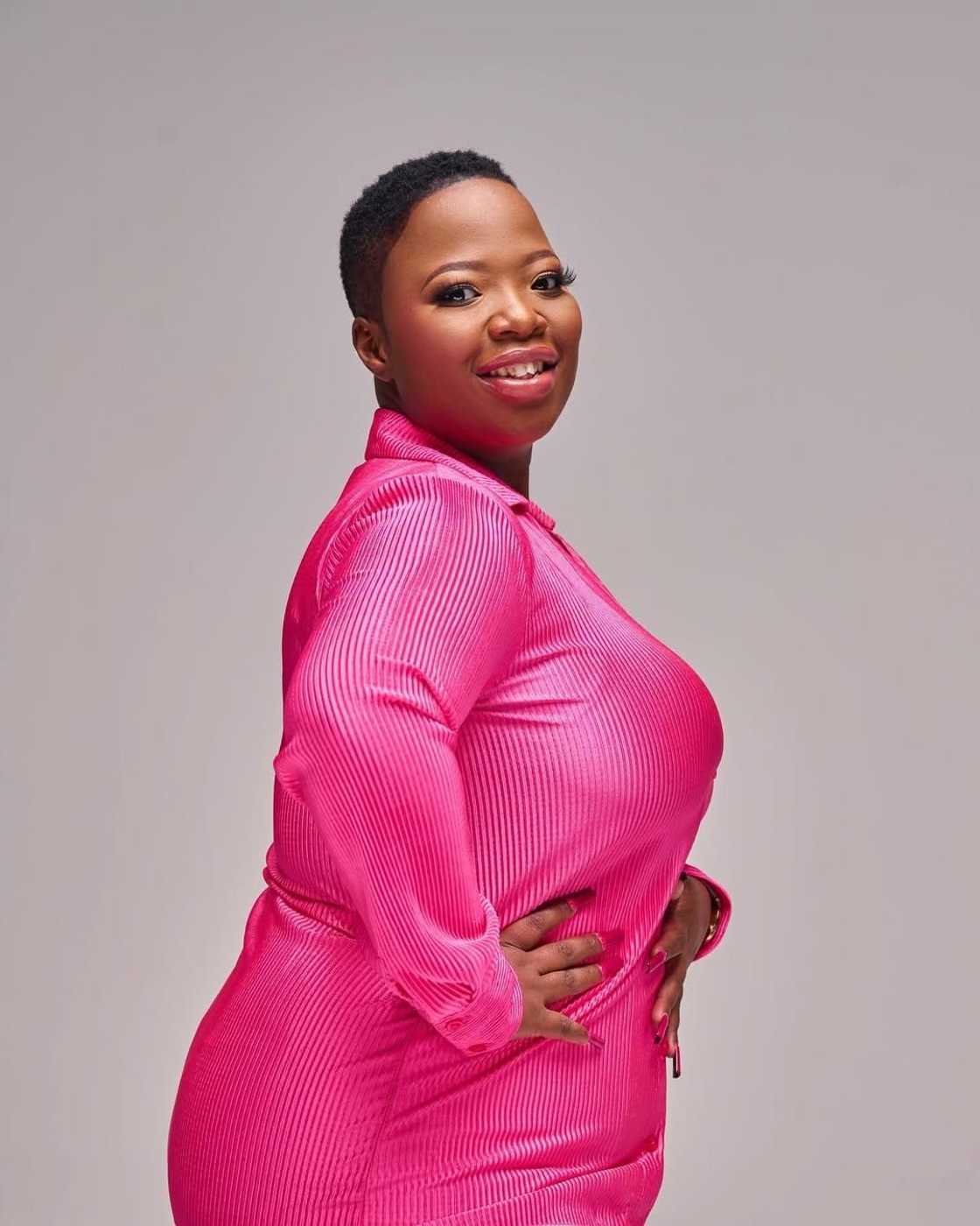 Sne Mseleku got into a huge fight with MaNgwabe. Sne Mseleku got into a huge fight with MaNgwabe.