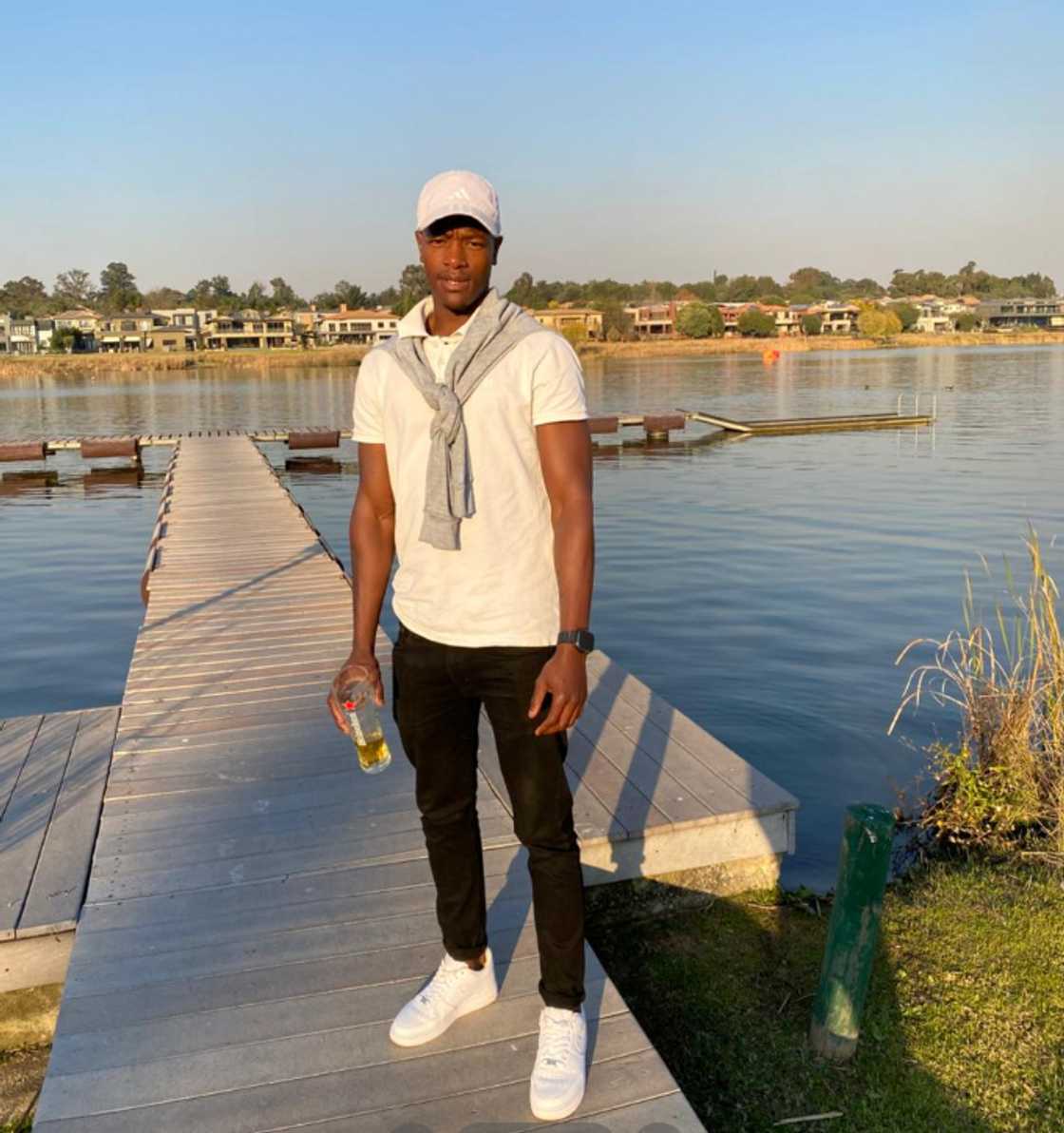 Many viewers praised the Mercedes-Benz truck, calling it strong and the driver's skills Many viewers praised the Mercedes-Benz truck, calling it strong and the driver's skills