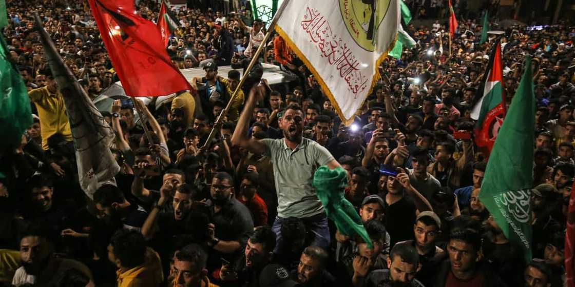Snaps Show Celebrations in Gaza as Israel & Hamas Peace Agreement Begins Snaps Show Celebrations in Gaza as Israel & Hamas Peace Agreement Begins