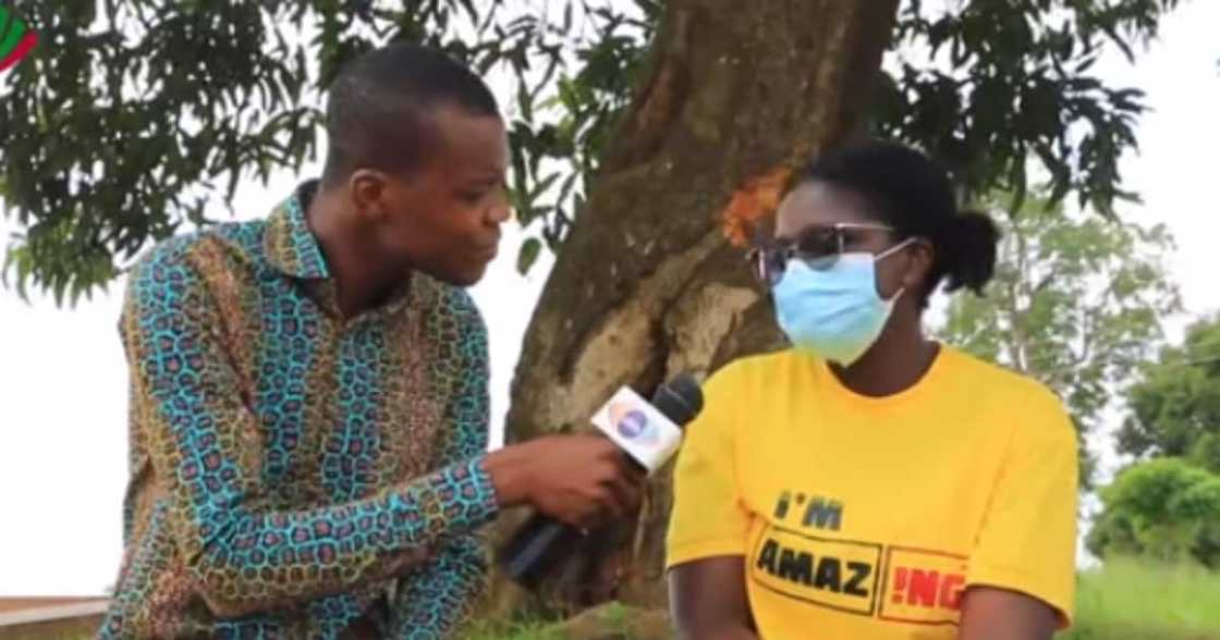 Benedicta Dwomoh: Meet the hearing-impaired KNUST Physics student who reads lips to communicate Benedicta Dwomoh: Meet the hearing-impaired KNUST Physics student who reads lips to communicate