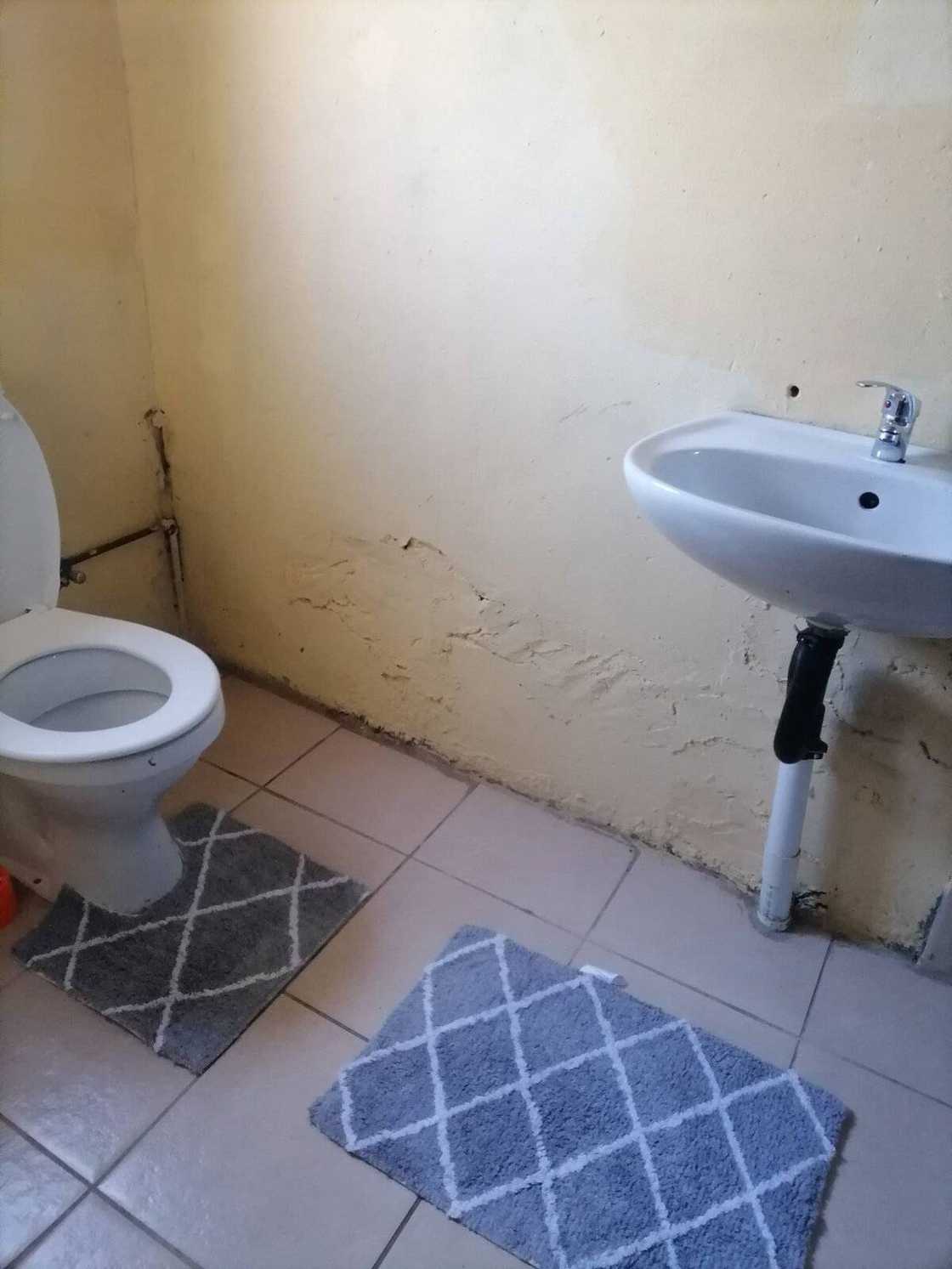 KZN woman shows off the bathroom of her new place. KZN woman shows off the bathroom of her new place.