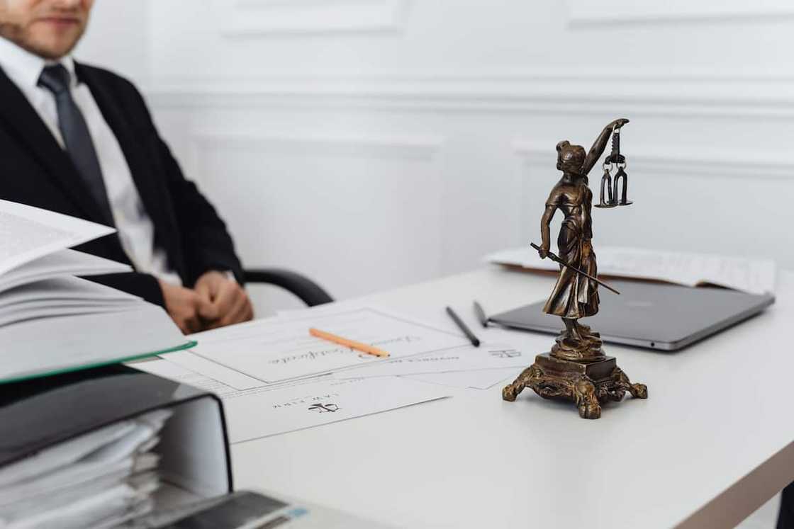 What type of lawyers get paid the most in South Africa? What type of lawyers get paid the most in South Africa?