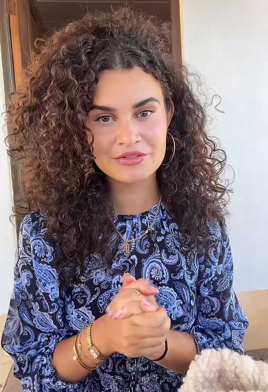 Rachel John, rumoured partner of Siya Kolisi, shared a photo of herself posing.