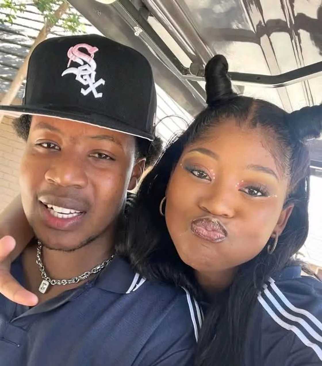 Mawelele and Naledi Aphiwe have broken up. Mawelele and Naledi Aphiwe have broken up.