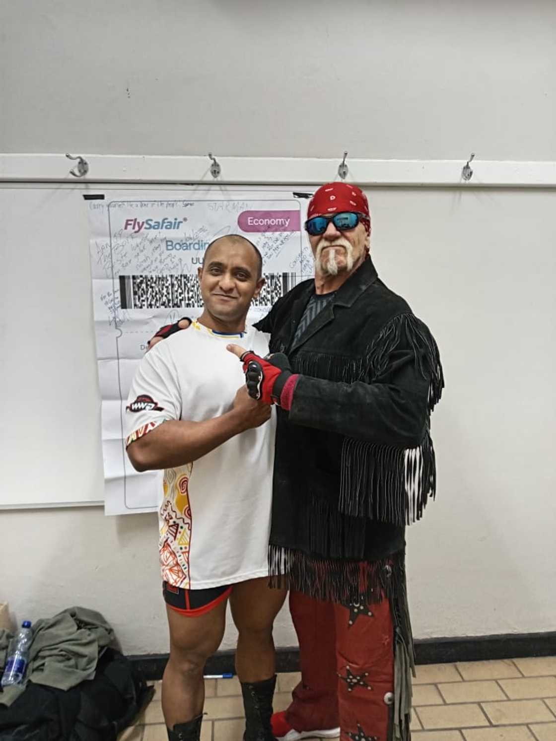 Joshua 'The Bull' Chetty with former WWP/WAW world heavyweight champion "Mr Wrestling"