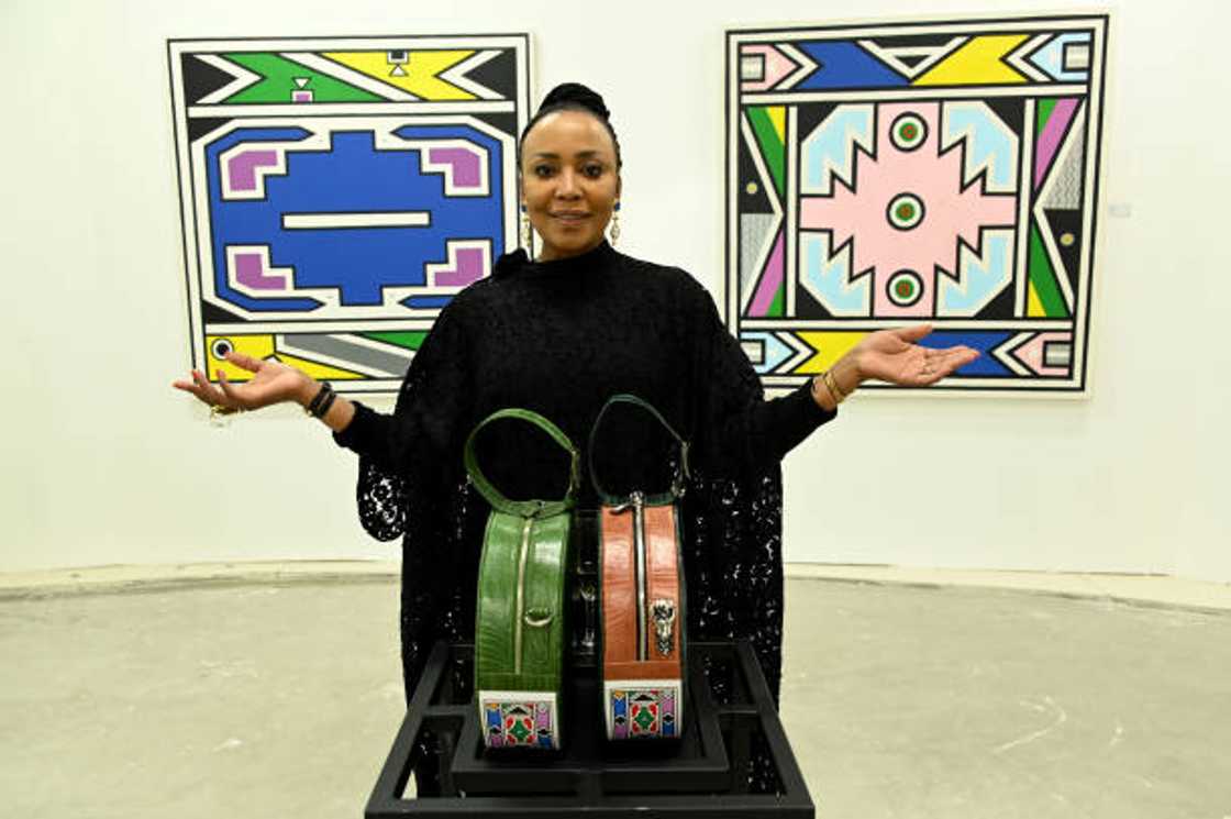 Carol Bouwer at the viewing of the collection of designer bags by Carol Bouwer and Dr Esther Mahlangu at Melrose Gallery. Carol Bouwer at the viewing of the collection of designer bags by Carol Bouwer and Dr Esther Mahlangu at Melrose Gallery.