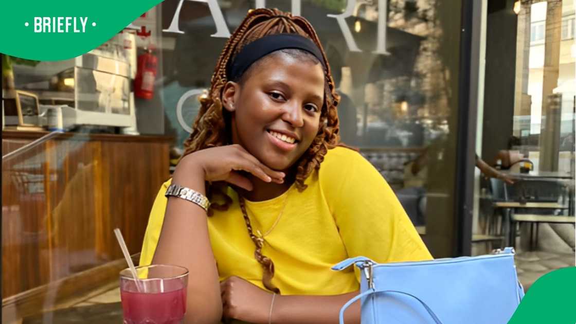 TikTok users thanked a student who gave a woman a meal with the bit of money she had TikTok users thanked a student who gave a woman a meal with the bit of money she had