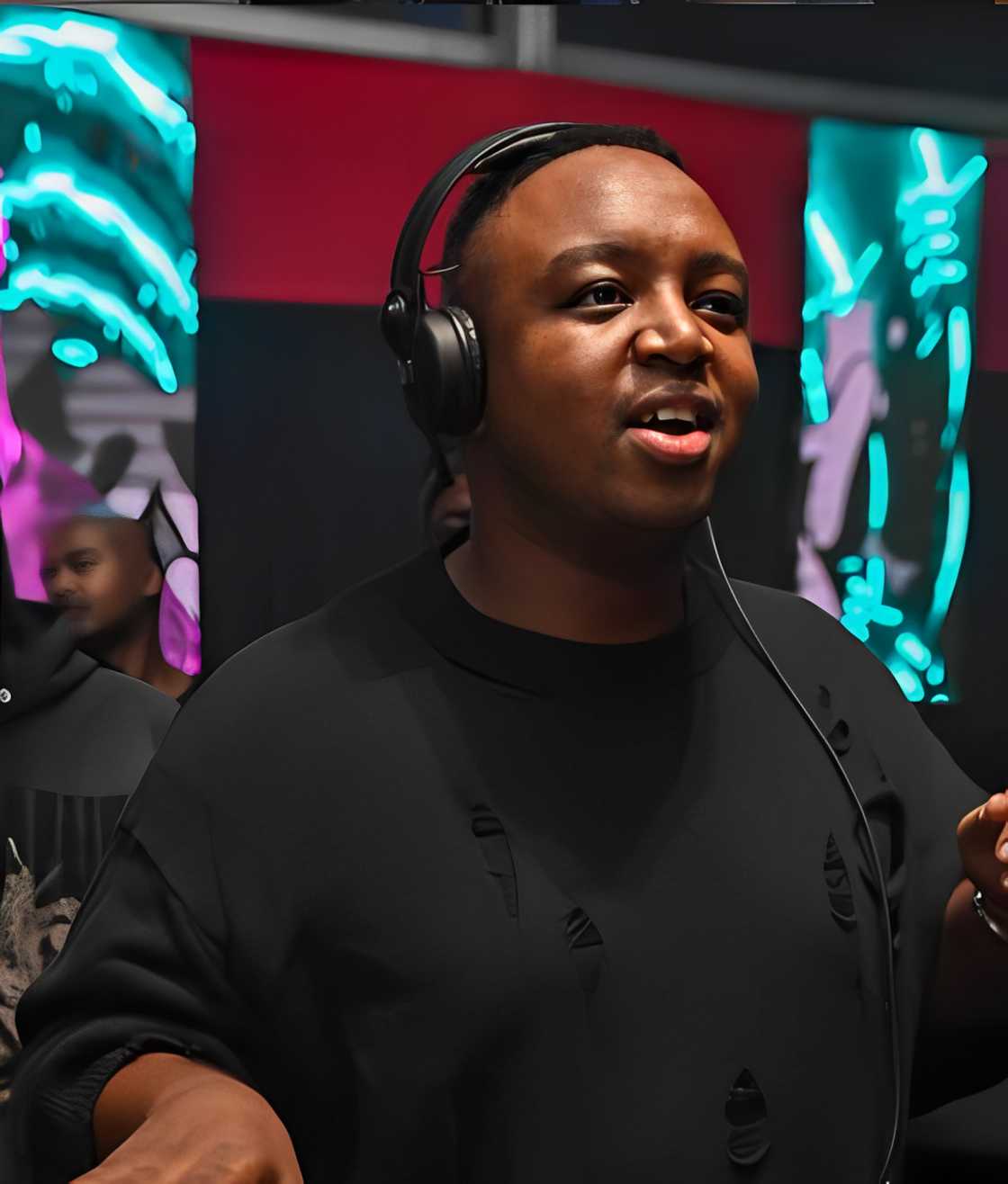 Shimza gave a netizen R2k for roasting Nota