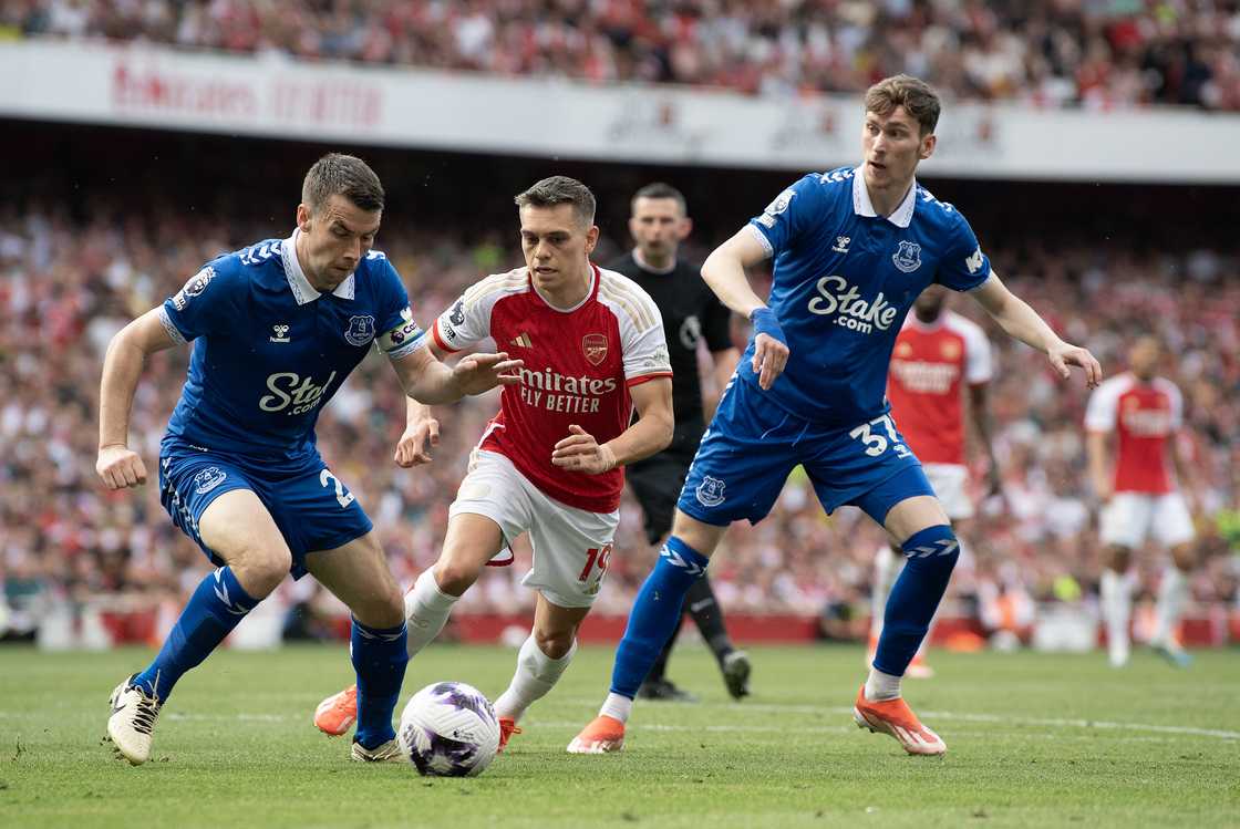 Leandro Trossard, Seamus Coleman, and James Garner in London