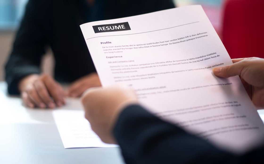 How much do recruitment agencies charge in South Africa? How much do recruitment agencies charge in South Africa?