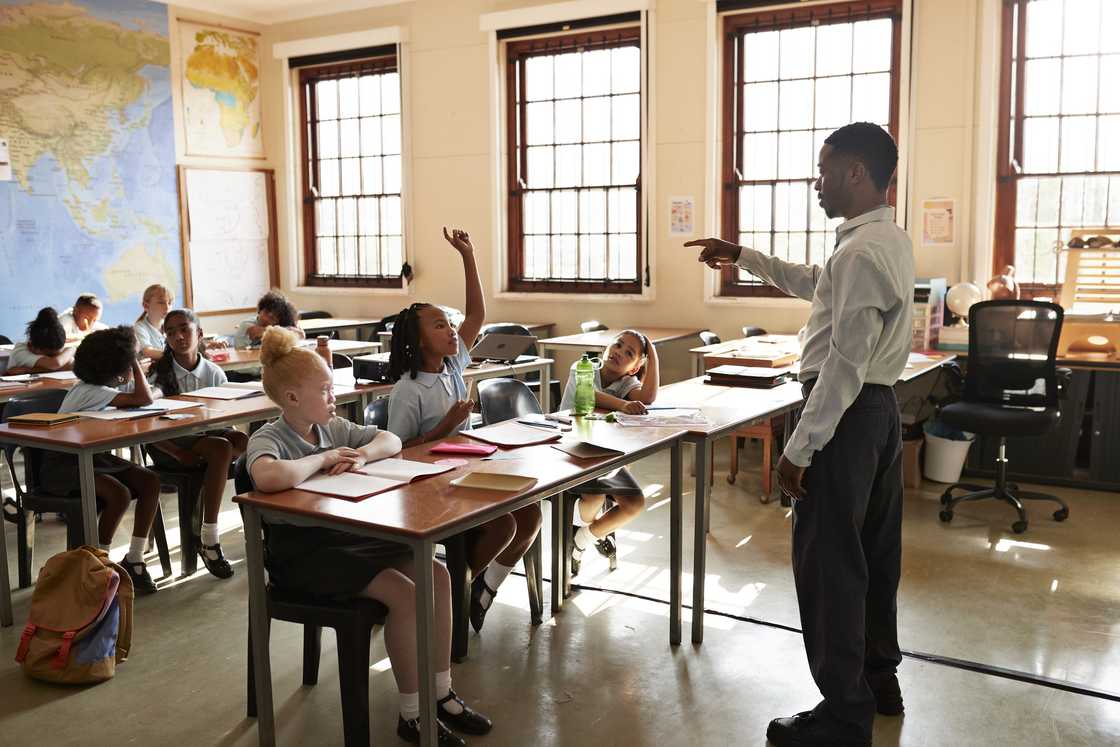 Primary school learners had fun learning English with their teacher