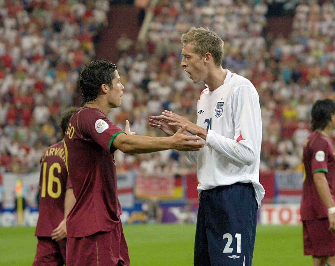 Lionel Messi, Supporter, Peter Crouch, Cristiano Ronaldo, Brace, Man United, Debut