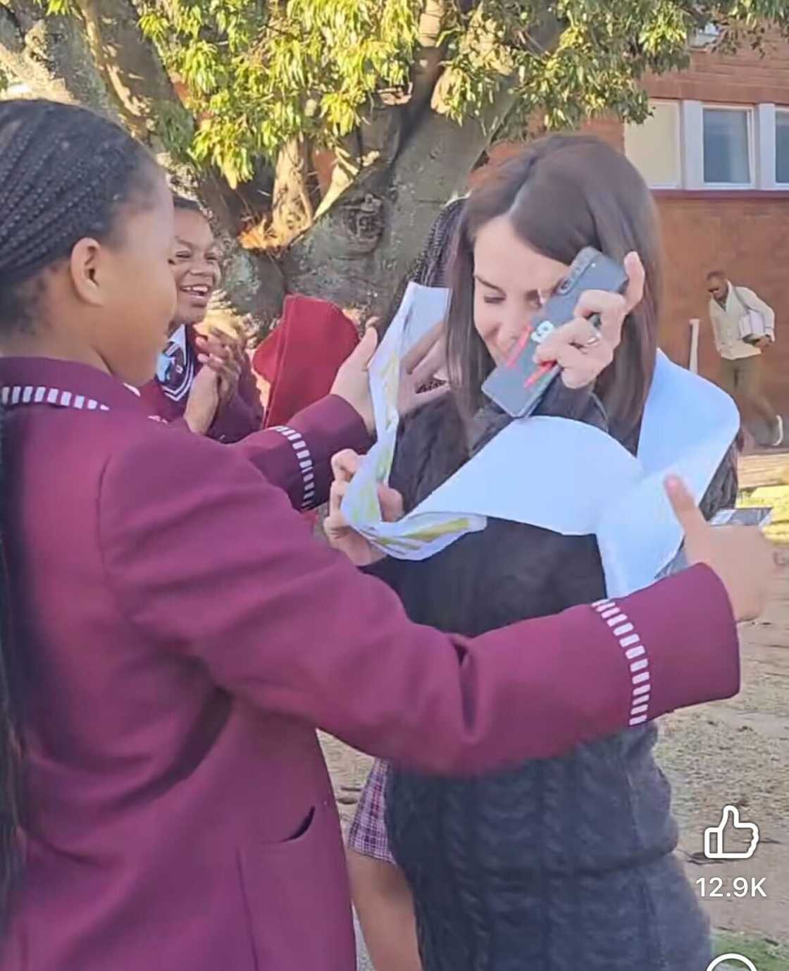 Pupils at Riebeek College Girls' High School formed a guard of honour for their teacher in a heartwarming video that left South Africans in awe.