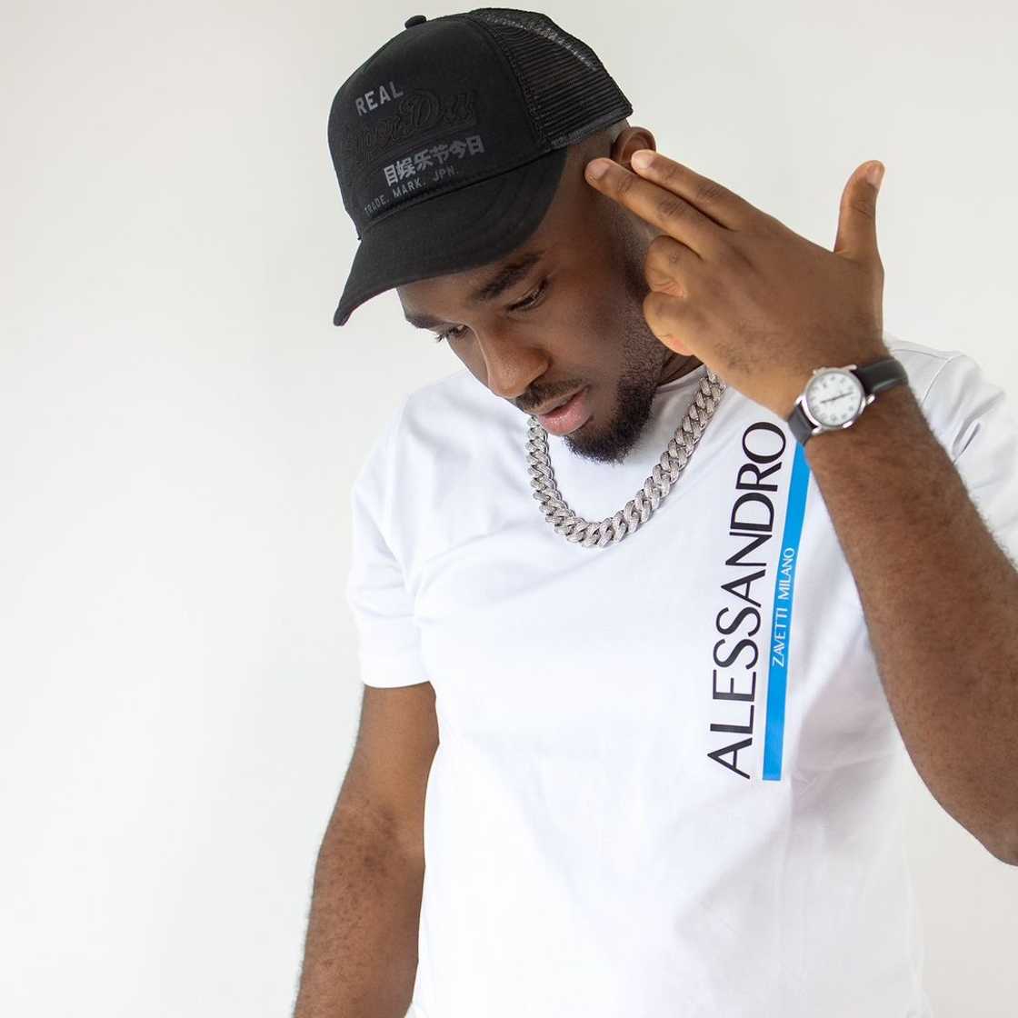 Social media users were in shock after seeing a man's face with injuries from a pressure cooker accident Social media users were in shock after seeing a man's face with injuries from a pressure cooker accident