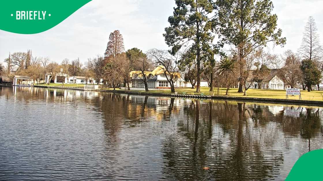 A 17 year-old went missing during a boat excursion on the Vaal River between Vanderbijlpark, Gauteng and Sasolburg, Free State