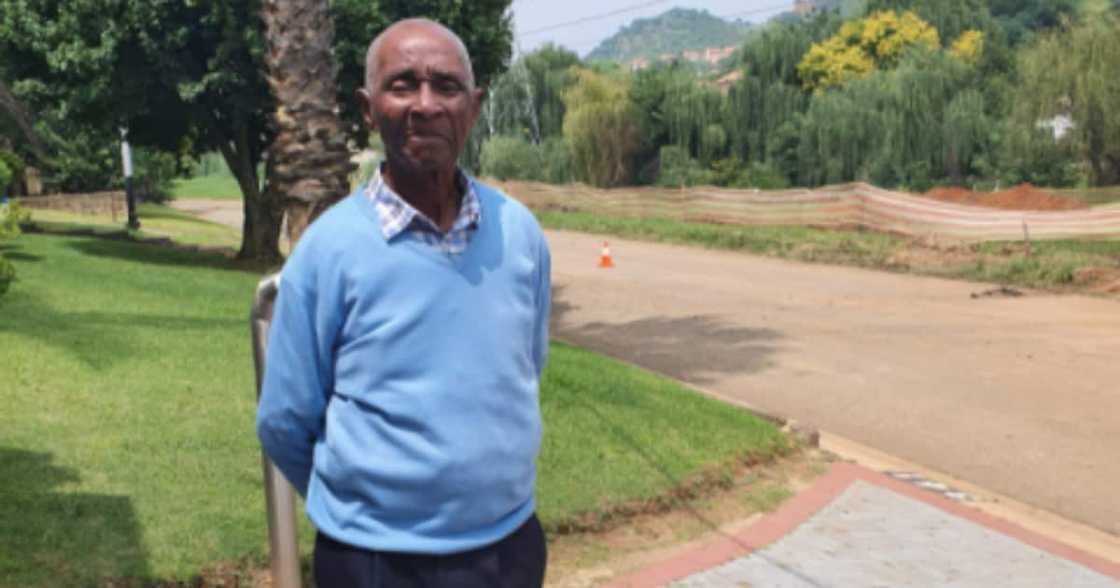 Active Madala, 91, Receives Helping Hand From Local Woolies Cashier Active Madala, 91, Receives Helping Hand From Local Woolies Cashier