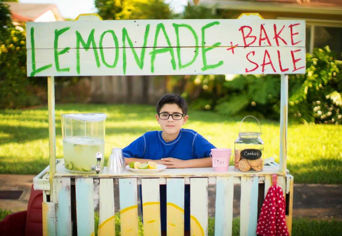 Lemonade stand job for pre-teens Lemonade stand job for pre-teens